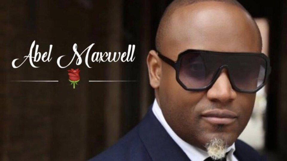 L'auteur-compositeur-interprète et conférencier Abel Maxwell s'intéresse aux contradictions dans son plus récent album, Contradictions.