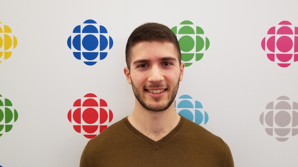 Abtine Monavvari en entrevue à Radio-Canada à Toronto