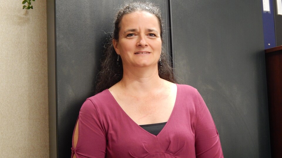 Chantal Bazinet à son bureau.