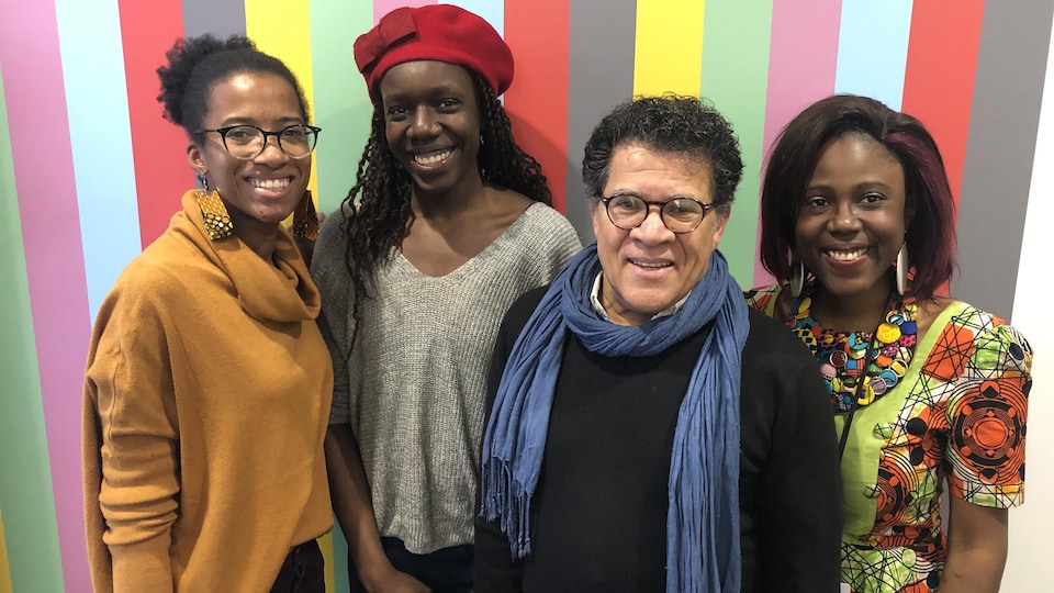 Alison Vicrobeck, Stella Isaac, Gabriel Osson et Nancy Banyong aux studios d'ICI Toronto.