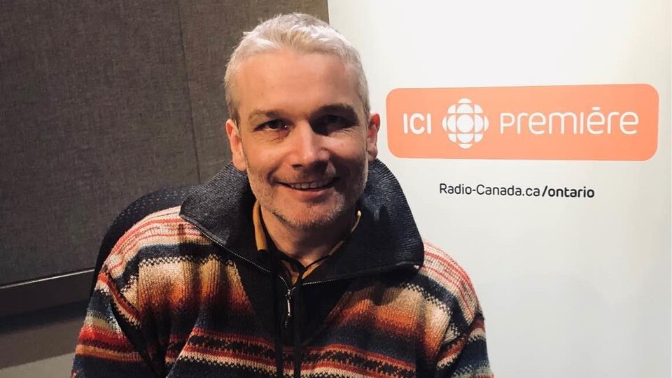 Manuel Verreydt aux studios d'ICI Toronto.