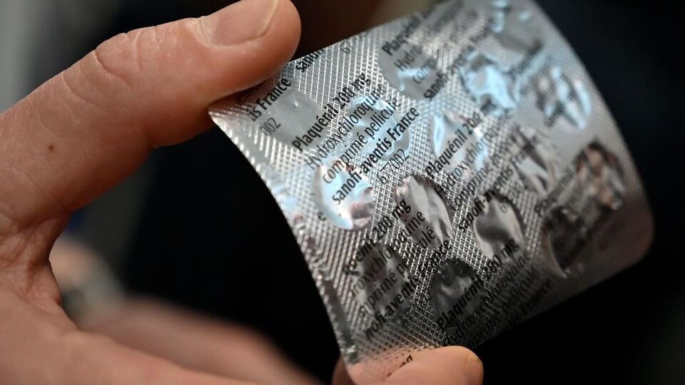 Un paquet de Plaquenil qui contient de l’hydroxychloroquine.