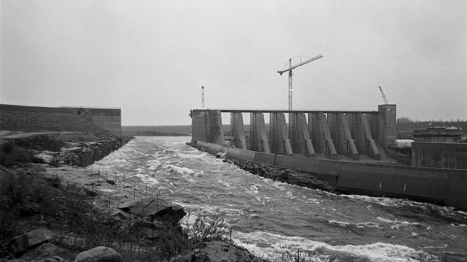 Vue du chantier hydroélectrique de la baie James en 1991.