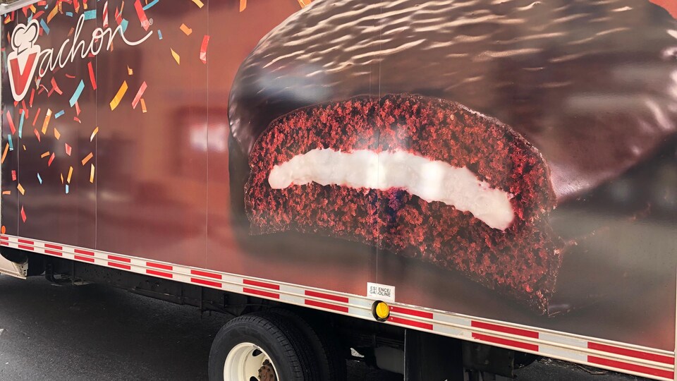 Photo of Jose Luis Cake on Fashion Delivery Truck.