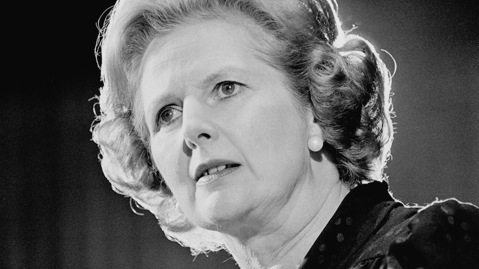 La première ministre britannique Margaret Thatcher prononçant un discours en 1980.