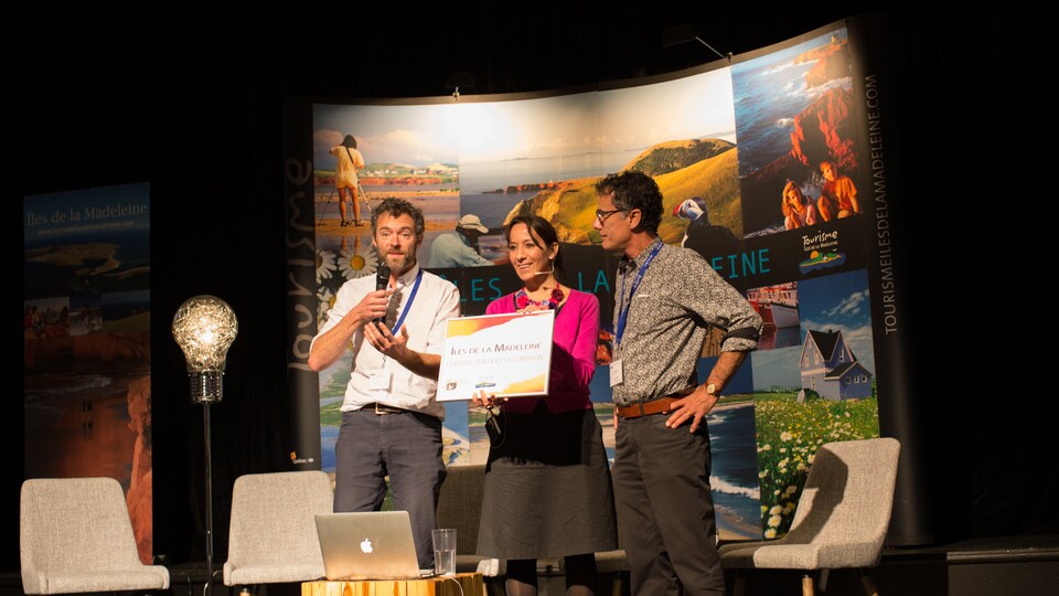 Jason Bent (à gauche), Caroline Couret (au centre) et Michel Bonato (à droite) lors de la Journée du tourisme