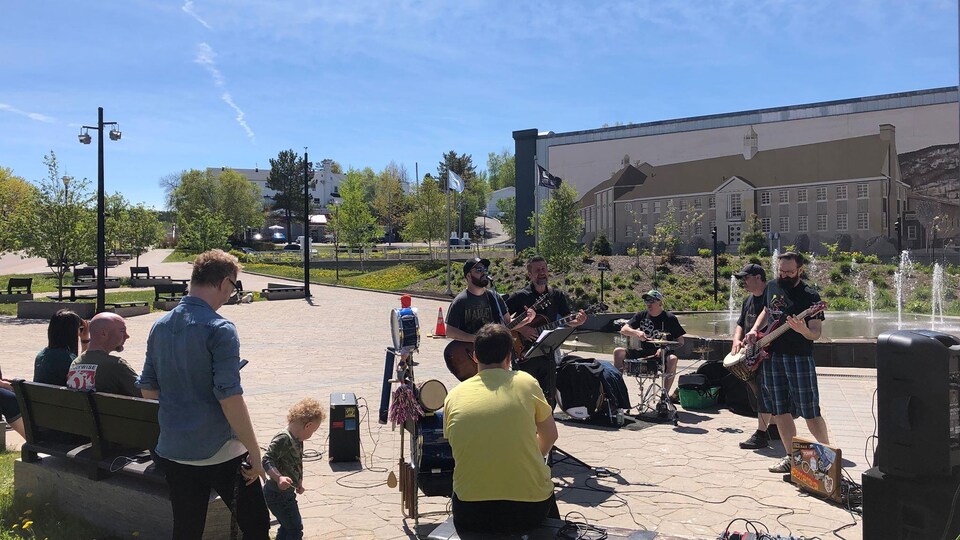 Jams du dimanche à la Place de la biosphère de Baie-Comeau