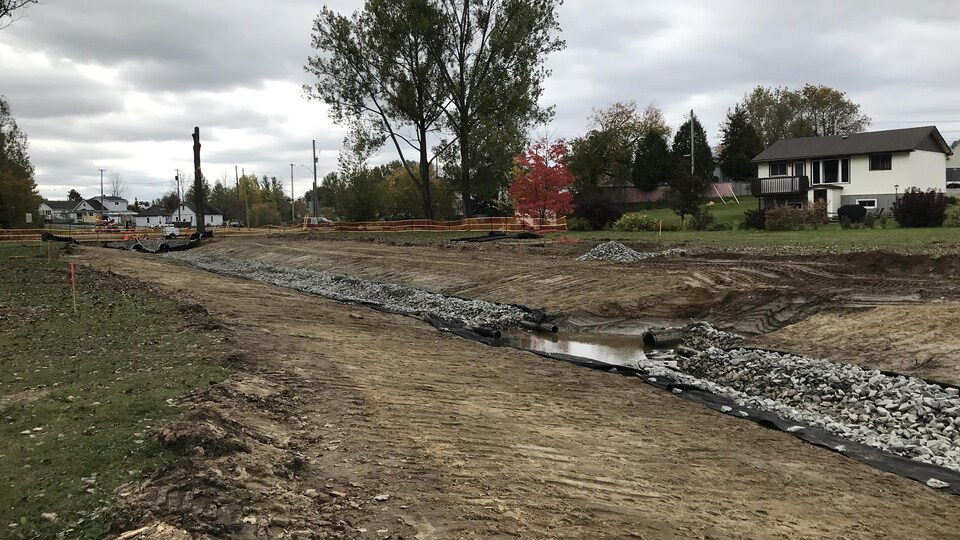 Les travaux d'excavation en cours.