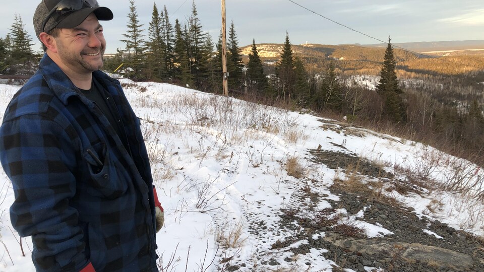 Portrait de Jean-François Thibeault dans la montagne