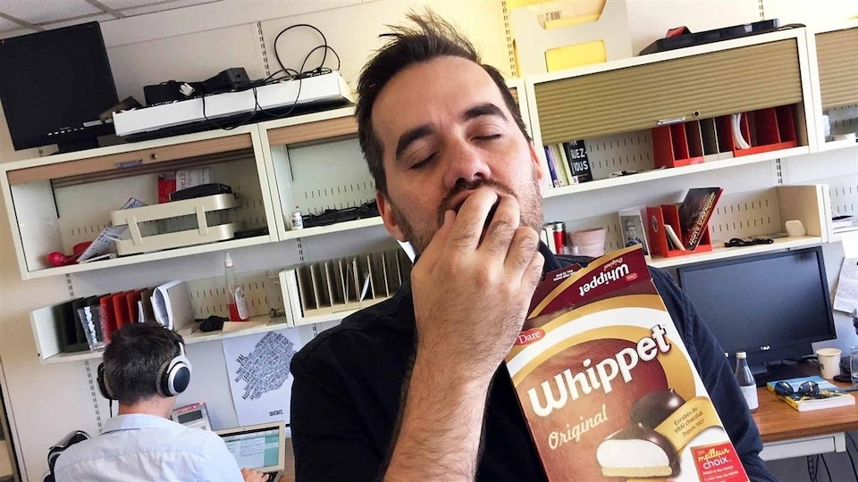 Jean-Sébastien Girard mange un Whippet.