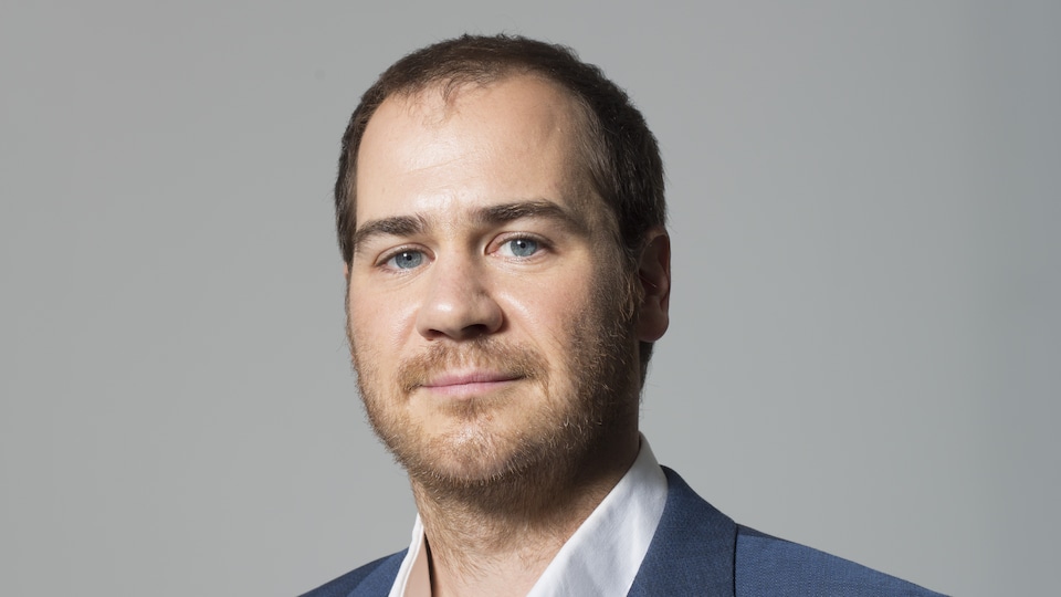 Une photo de face du professeur et chercheur à l’Institut des sciences de la forêt tempérée, Jérôme Dupras.