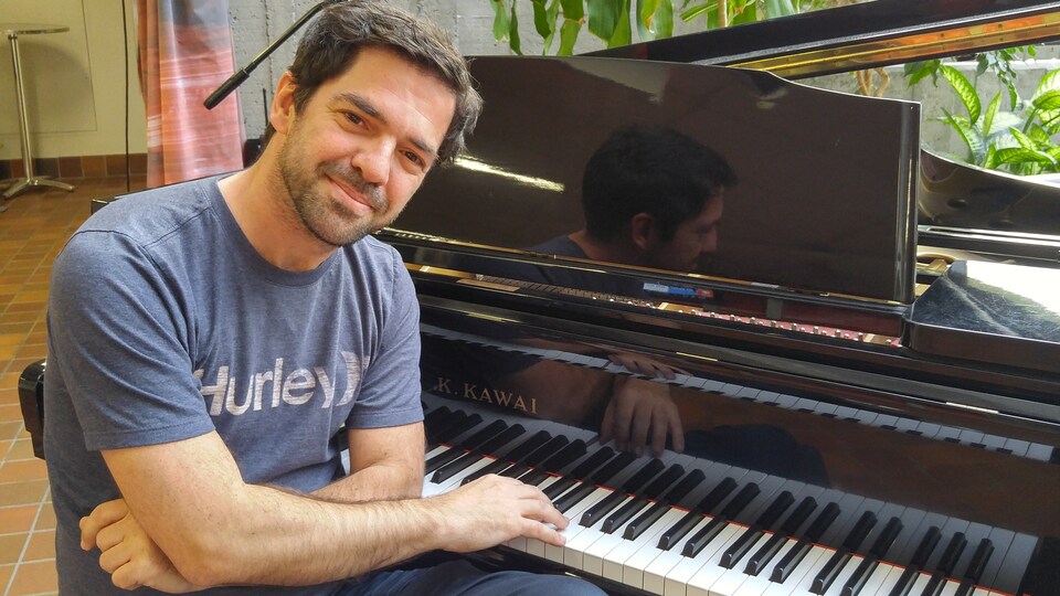 Jimmy Doucet au piano