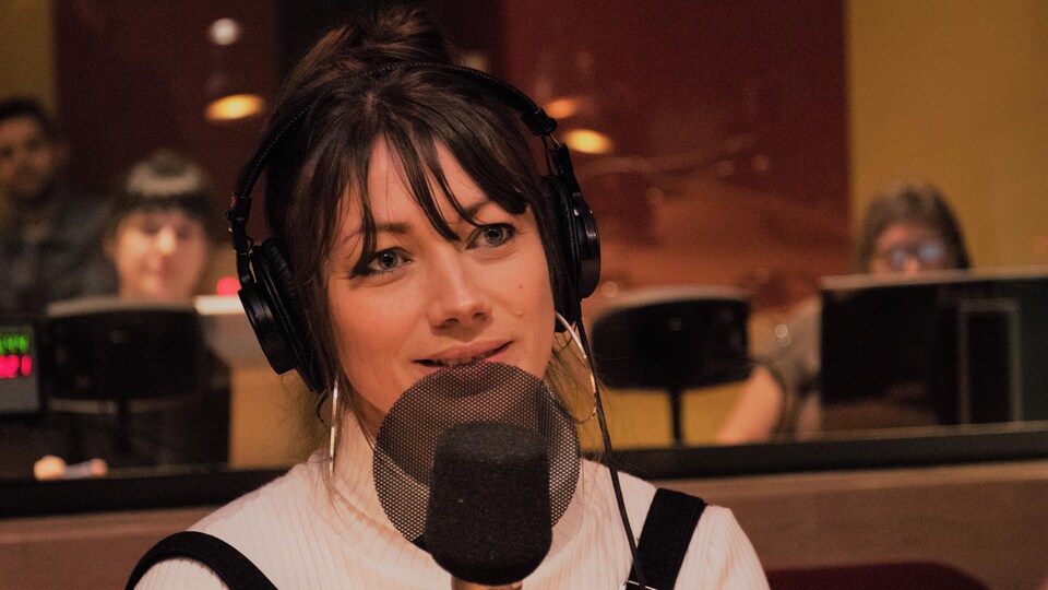 Geneviève Jodoin parle à Francis Reddy de son amour pour L'Isle-aux-Coudres.