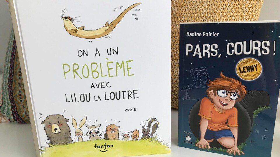 On voit la couverture de deux livres jeunesse.