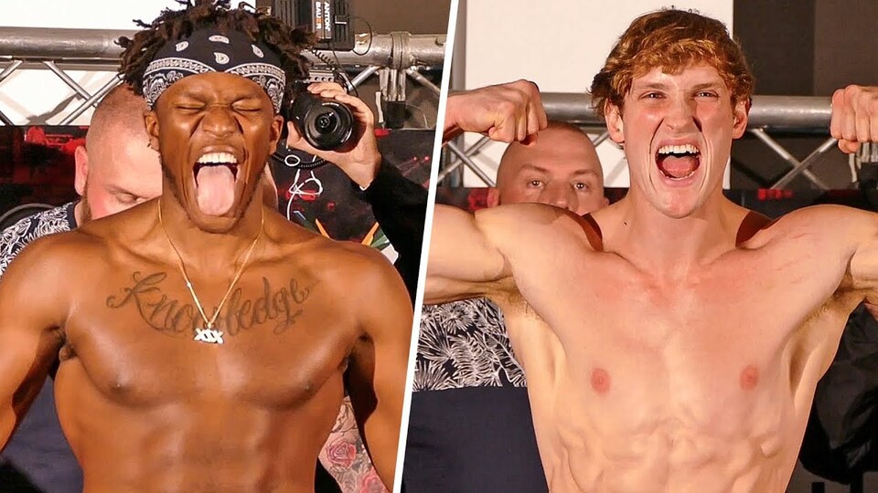 2 youtubeurs torse nus se préparant à boxer
