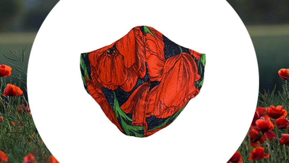 Masque de la designer de mode Stéphanie Cloutier