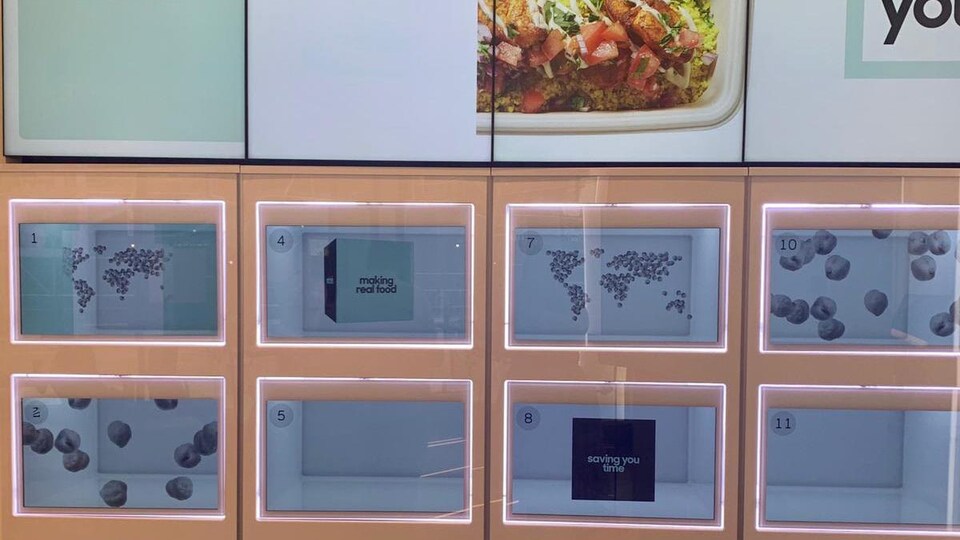 Une série de casiers dans lesquels seront rangés les repas préparés par les chefs de Box'd.