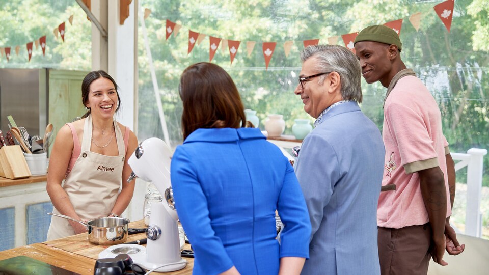 Une participante au,«Great Canadian Baking Show», Kyla Kenneley, Bruno Feldeisen et Alan Shane Lewis.