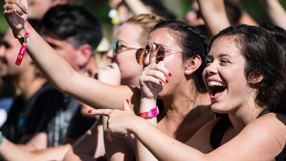 Des spectateurs d'un concert.