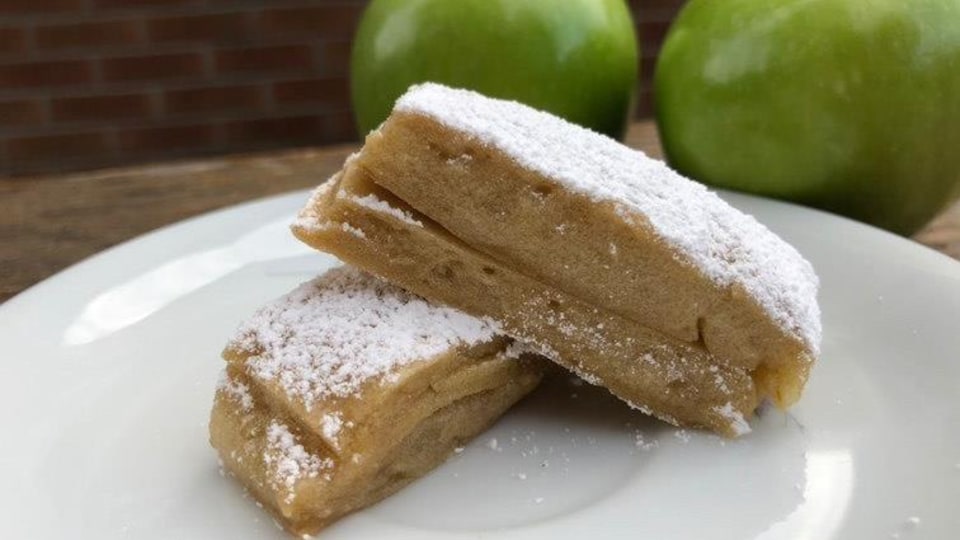 Deux morceaux de pastila aux pommes.