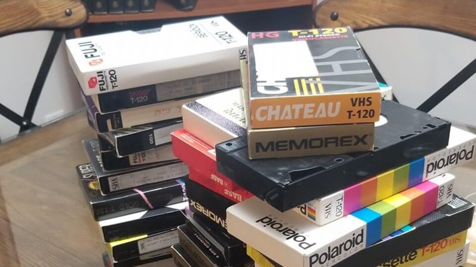Numériser les vieilles cassettes VHS pour préserver l'histoire locale