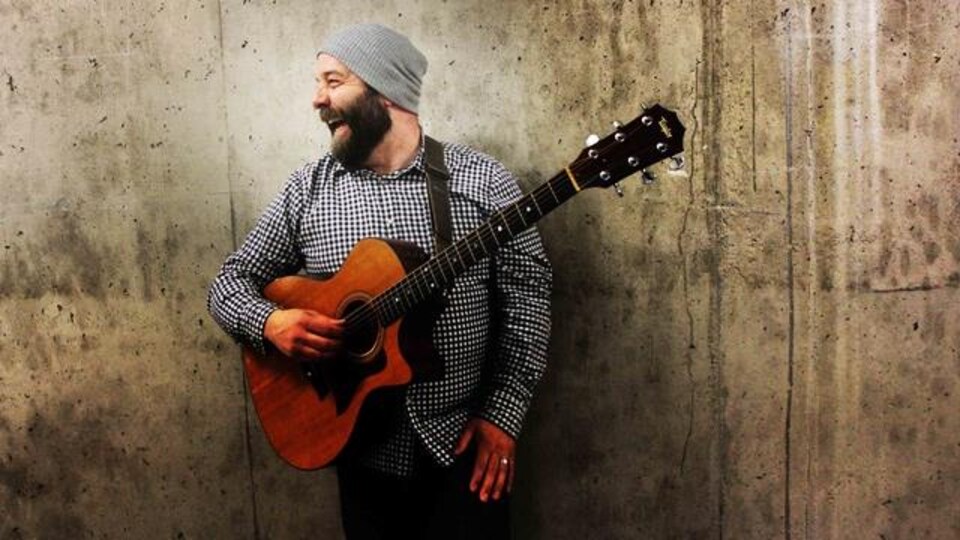 Stef Paquette, auteur-compositeur-interprète