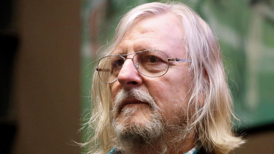 Didier Raoult devant l'assemblée nationale française.