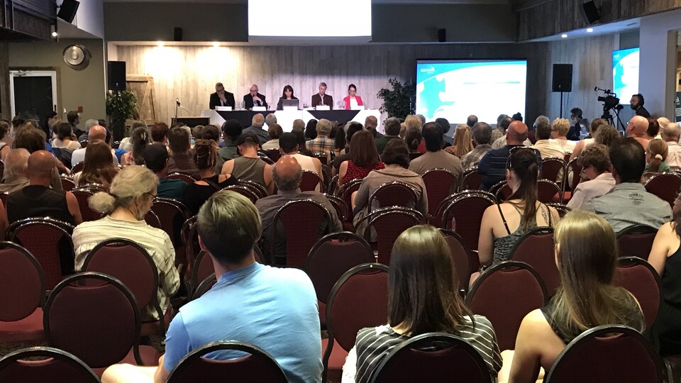 Consultation publique à Amos concernant le projet Authier de la minière Sayona Québec