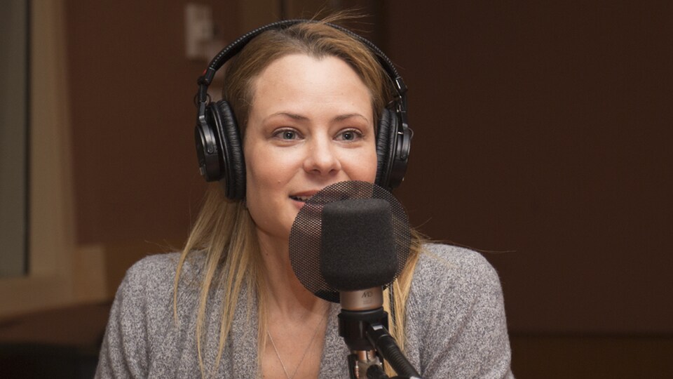 Catherine-Anne Toupin au studio 18 de Radio-Canada, à Montréal, le 8 janvier 2018