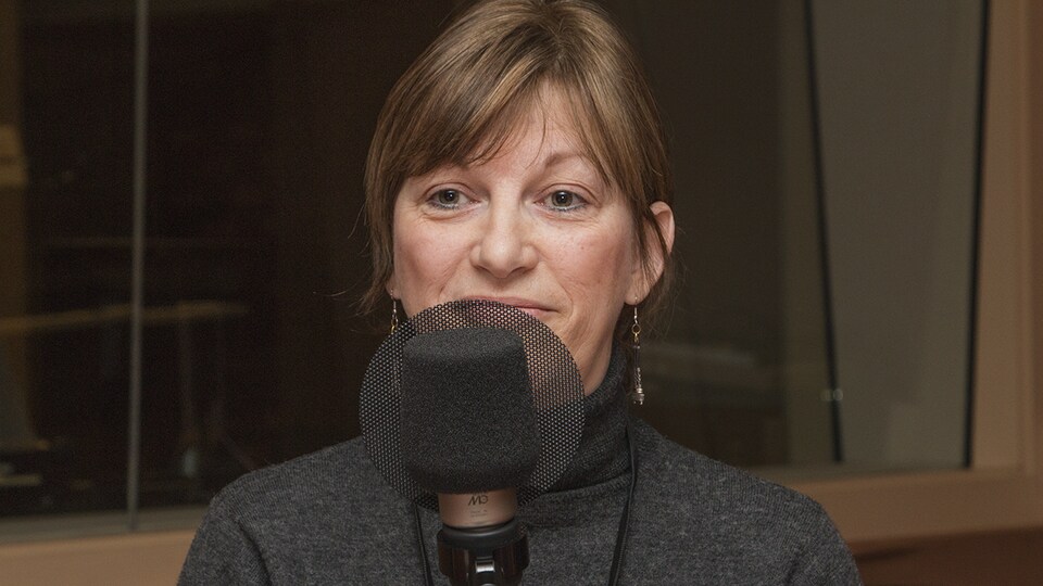 Lorraine Derocher au micro de Catherine Perrin.