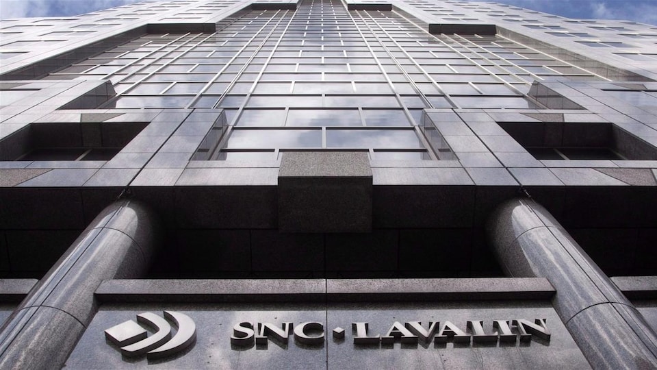 Devanture du siège social de SNC-Lavalin, à Montréal.