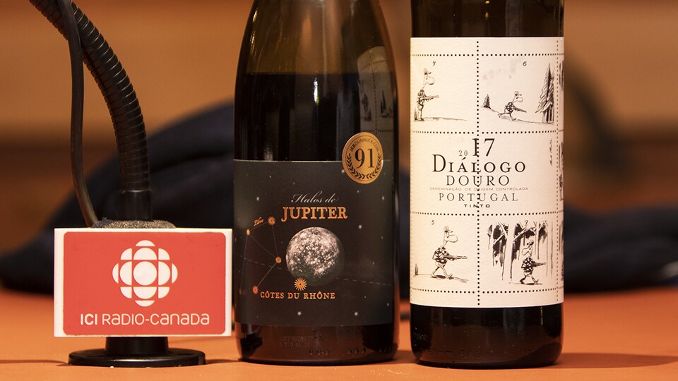 Gros plan sur les bouteilles sélectionnées par la Master Sommelier Élyse Lambert.