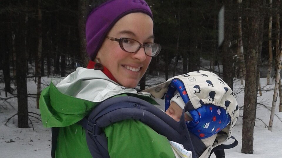 Une Maman Sportive Bouge Avec Son Bébé