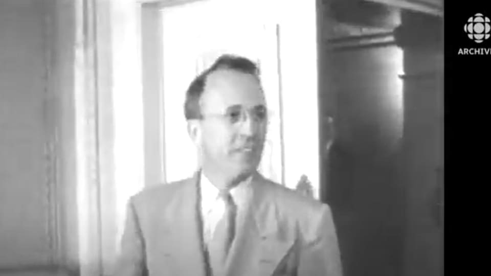 Tommy Douglas, premier ministre de la Saskatchewan de 1944 à 1961, a été élu comme premier chef du Nouveau Parti démocratique le 3 août 1961 au congrès de fondation de la formation politique.