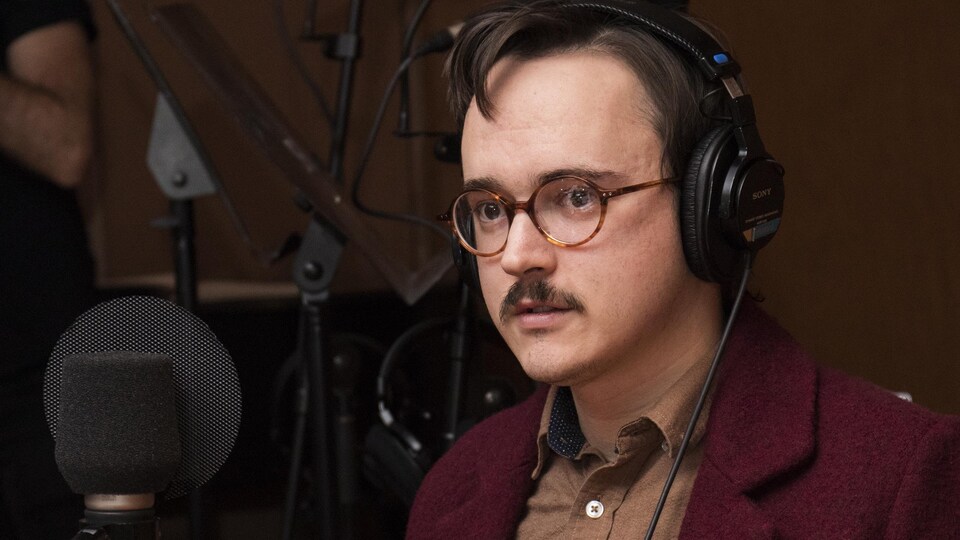 Le poète Baron Marc-André Lévesque se trouve en studio.