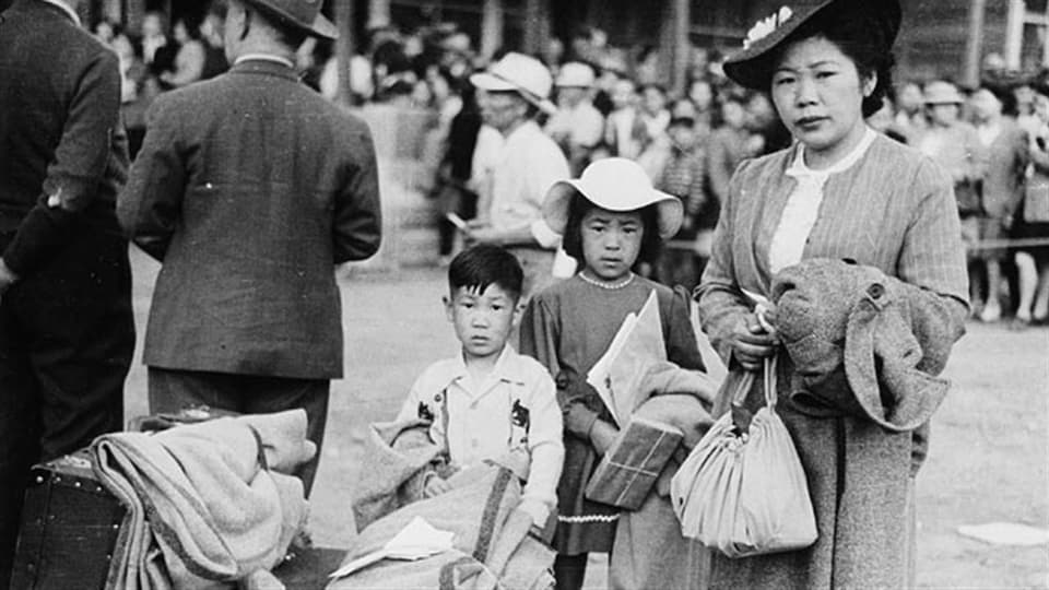 Une famille de Canadiens d'origine japonaise de la Colombie-Britannique.