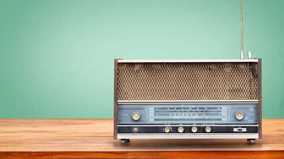 Un poste de radio rétro