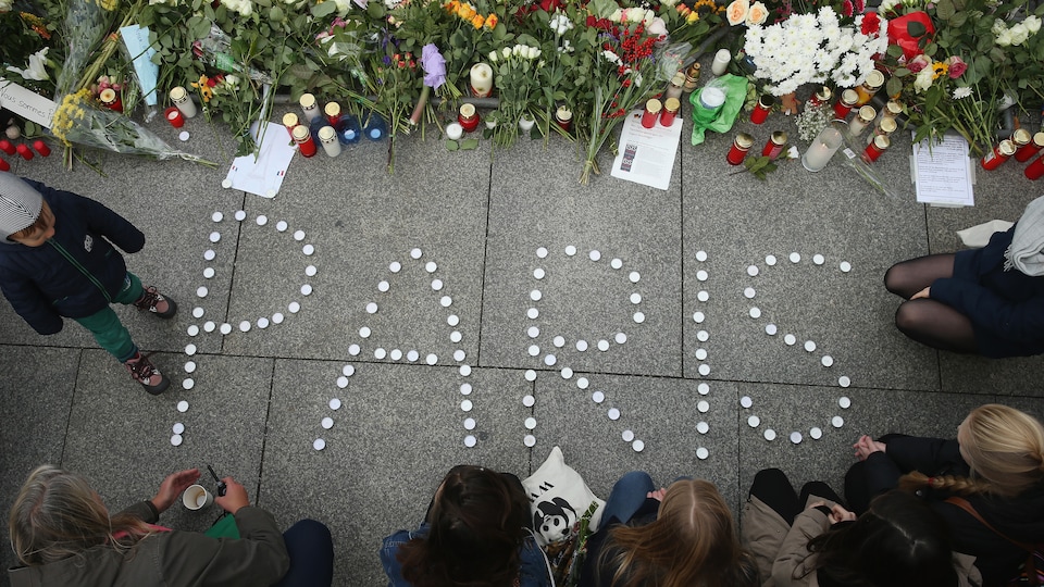 Recueillement en mémoire des victimes des attentats de Paris