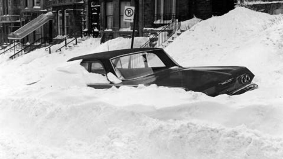 Une voiture ensevelie, Montréal, 4 mars 1971.