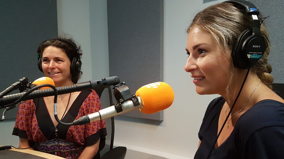 La psychologue Marie-Josée Marois et l'agente de rétablissement Ariane Pichet du groupe de jeunes entendeurs de voix
