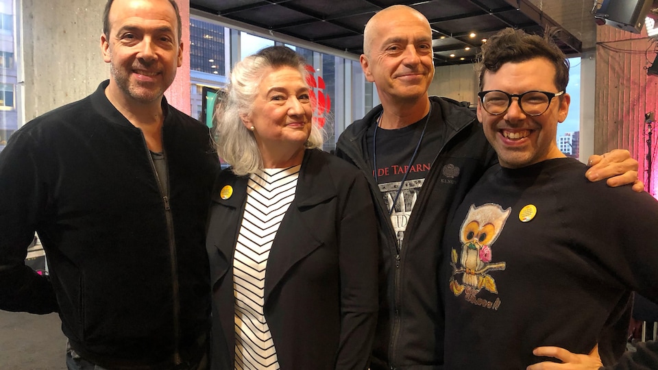 Simon Boulerice, Pierre brassard, Ghislain Taschereau et Marie Laberge dans le studio de Pouvez-vous répéter la question?