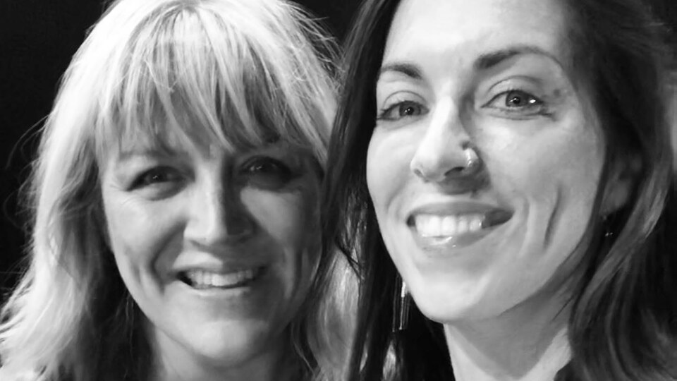 Dominique Reynolds et Geneviève Toupin, deux artistes Franco-Métisses du Manitoba.