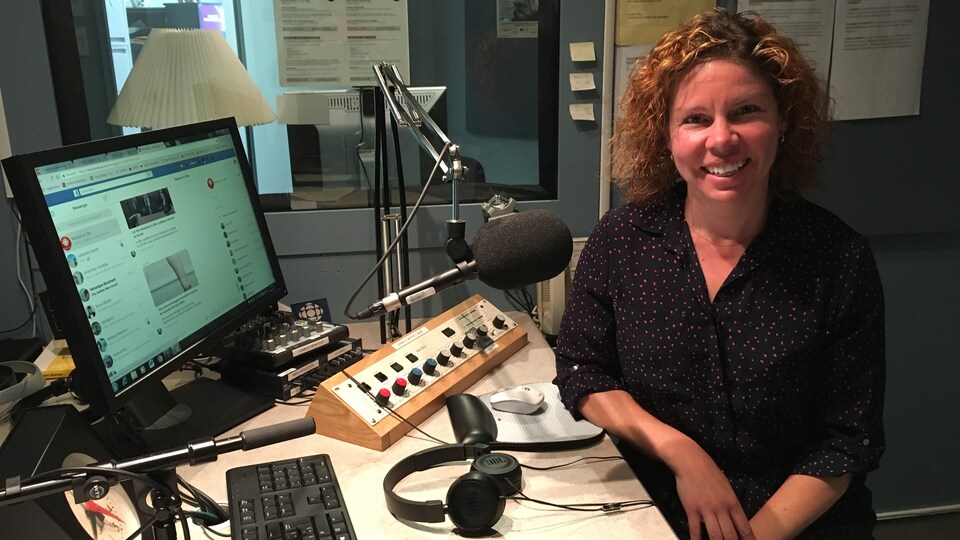 Réjeanne Lepage, fiscaliste chez Malette à Baie-Comeau (en studio à Radio-Canada Côte-Nord)