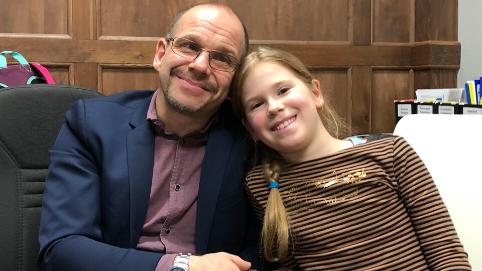 Samuel Tremblay, entrepreneur derrière Escape room Baie-Comeau et sa fille Abigaëlle.