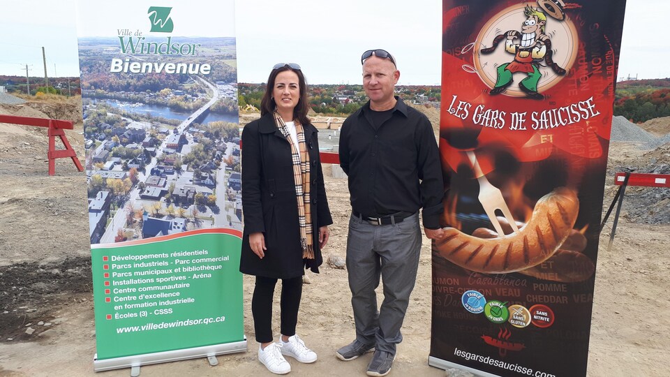 Roxanne Labonté et Bryce Patriquin copropriétaires de Les Gars de Saucisse
