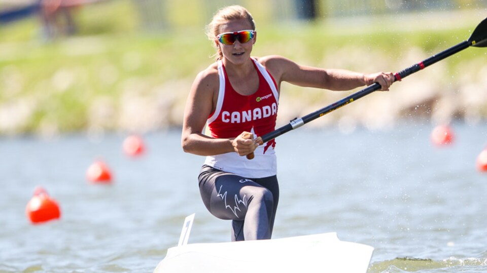 Sophia Jensen en action dans son canoë