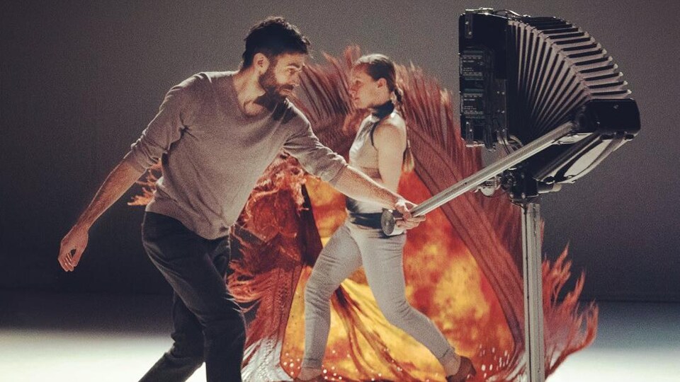 Le spectacle de danse Èbe, présenté à la Salle Jean Marc Dion
