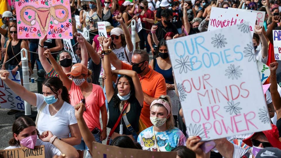 Suspension De La Loi Interdisant La Majorité Des Avortements Au Texas