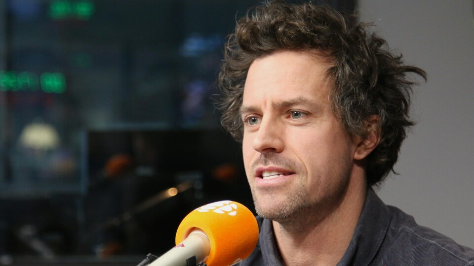 Thomas Rinfret en studio.