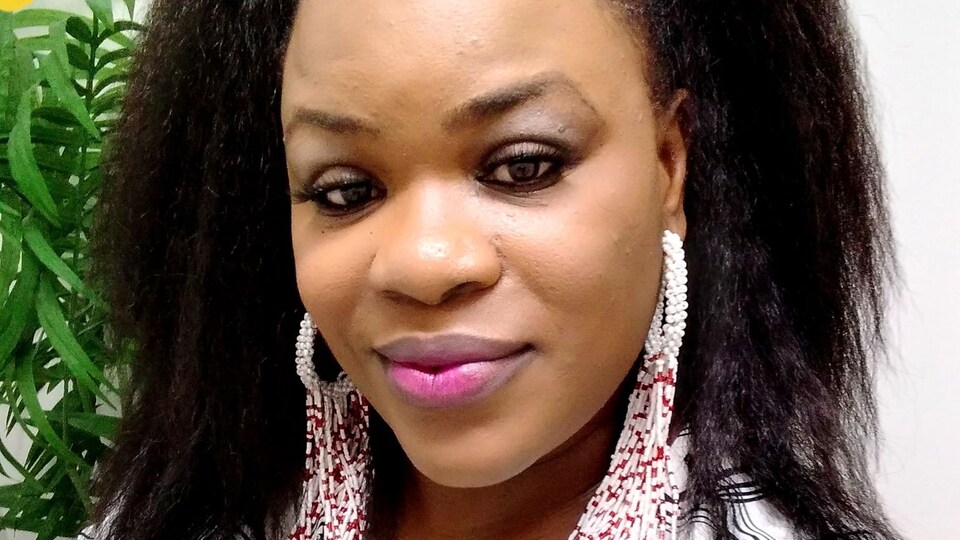 Gros plan sur le visage de Tina Shimatu.